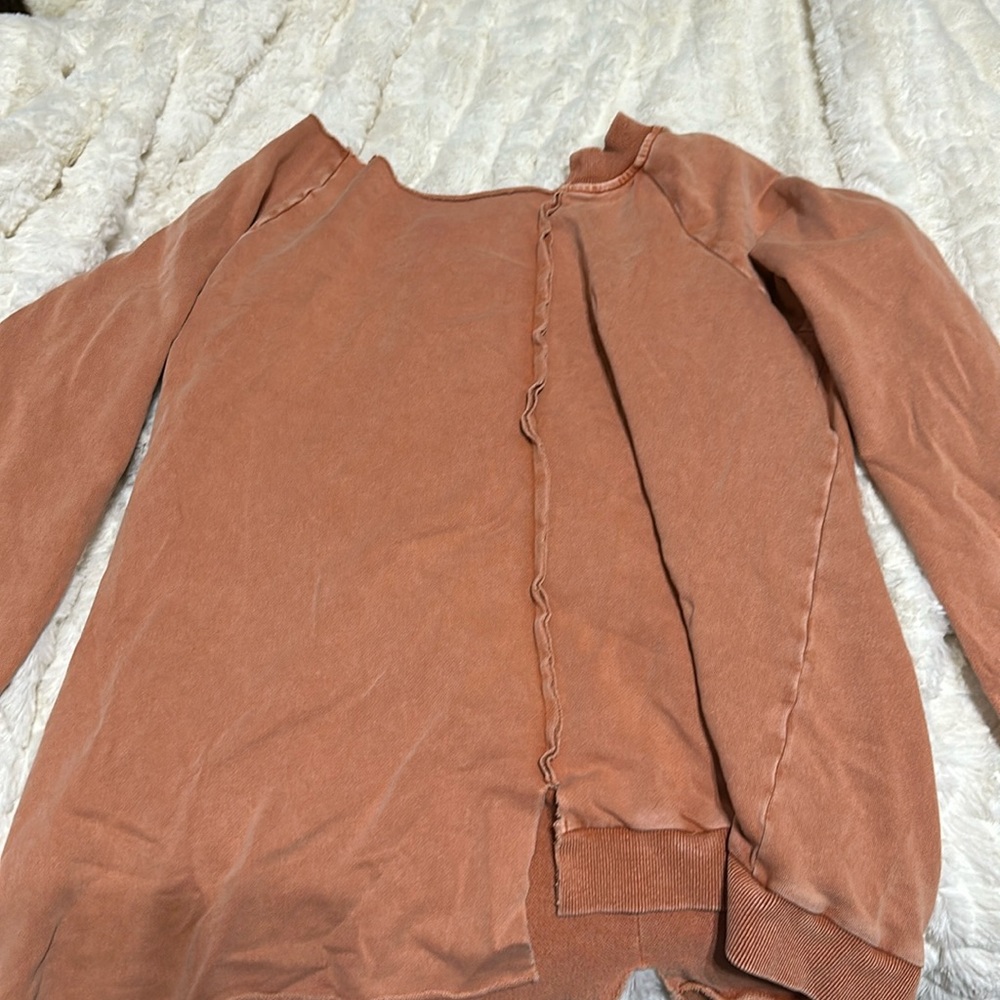 orange sweatshirt!!